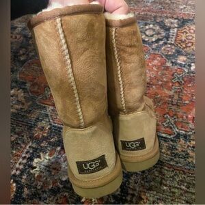 Ugg classic short 9